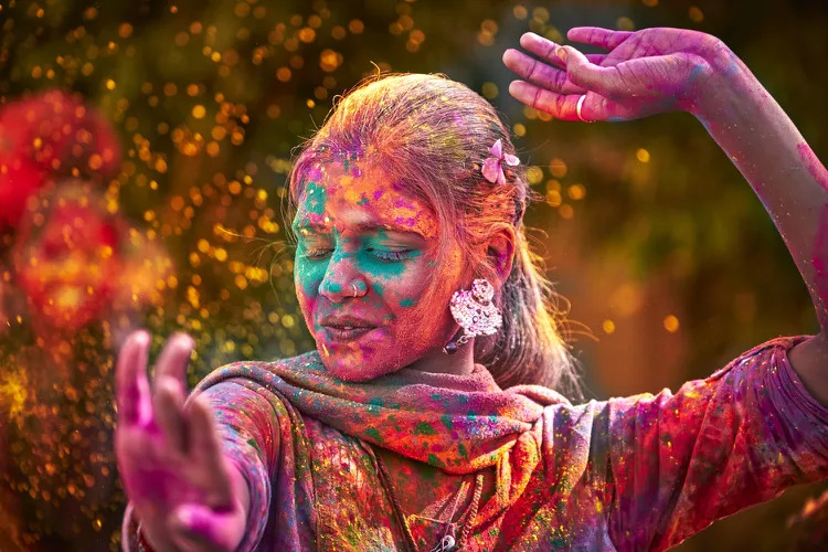 Best Inspirational Holi Quotes to Share with Friends and Family